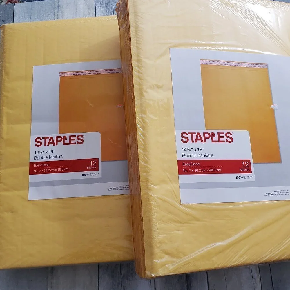 NWT - Staples Pack of 24 Bubble Mailers 14